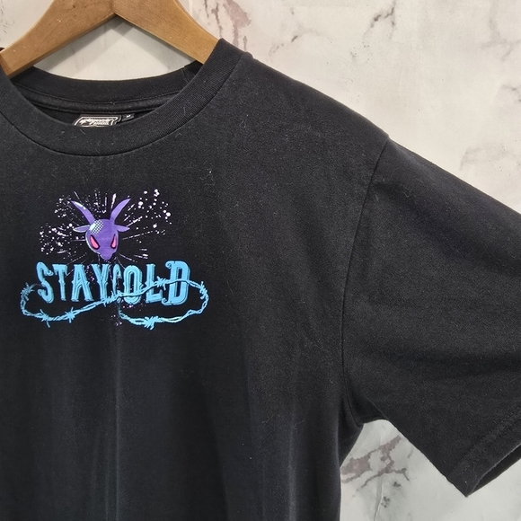 Stay Cold T Shirt Women Medium Black Tee Short Sleeve Keep Your Distance Forever - Picture 9 of 10
